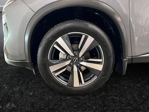 2024 Nissan Rogue SL