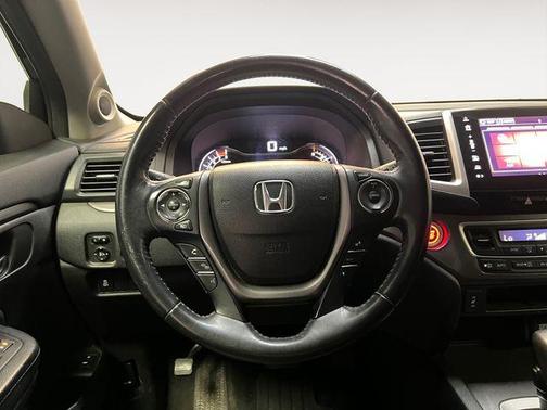 2017 Honda Pilot EX-L w/ Navigation