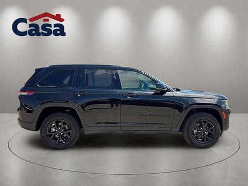 Diamond Black 2025 Jeep Grand Cherokee Laredo