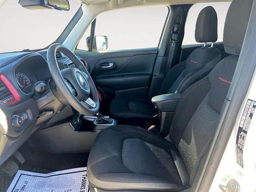 Alpine White Clearcoat 2023 Jeep Renegade Trailhawk