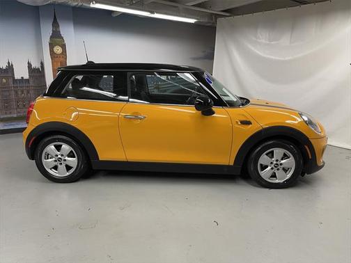2017 MINI Hardtop Cooper