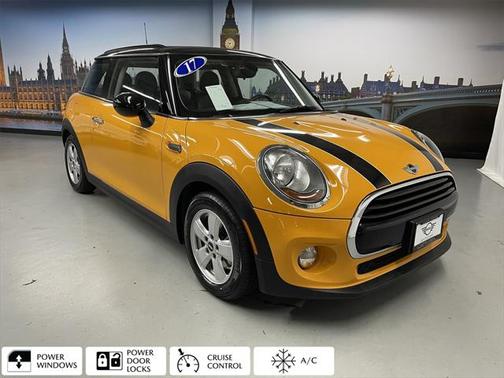 2017 MINI Hardtop Cooper