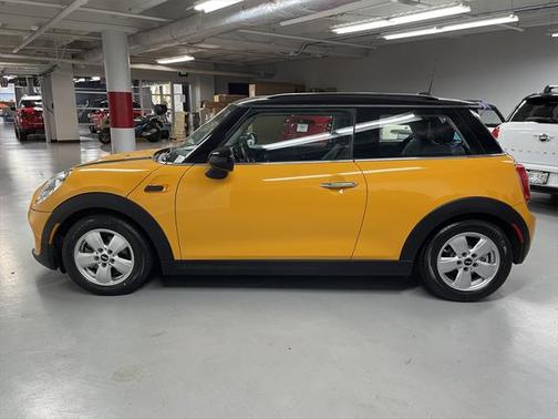 2017 MINI Hardtop Cooper