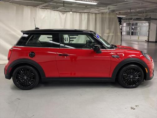 Chili Red 2023 MINI Hardtop Cooper S