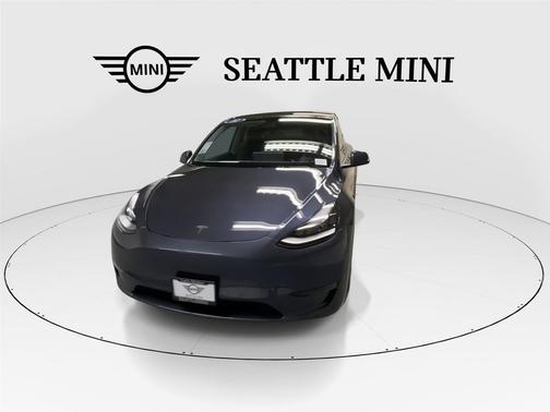 2022 Tesla Model Y Long Range Dual Motor All-Wheel Drive