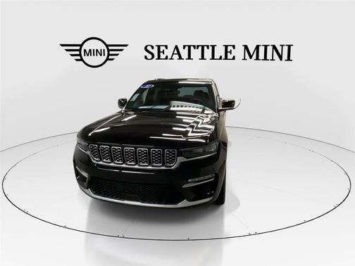 2022 Jeep Grand Cherokee Summit