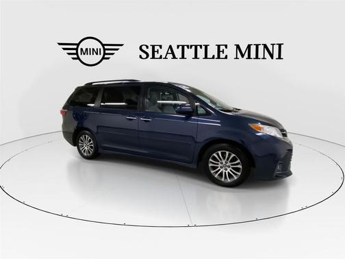 2018 Toyota Sienna XLE