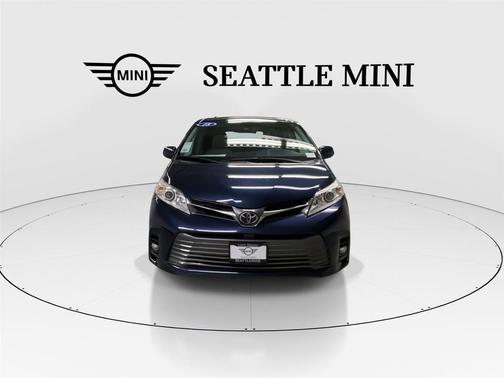 2018 Toyota Sienna XLE