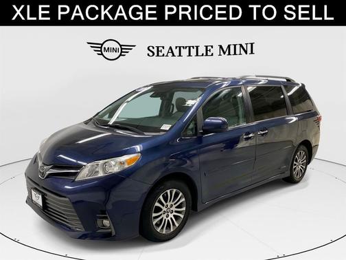 2018 Toyota Sienna XLE