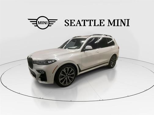 Mineral White Metallic 2022 BMW X7 M50i