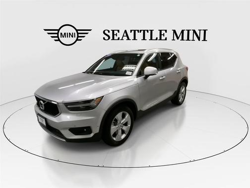 2019 Volvo XC40 T5 Momentum