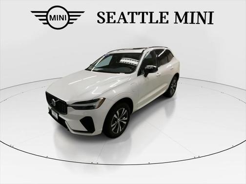 2024 Volvo XC60 Recharge Plug-In Hybrid T8 Core Dark Theme
