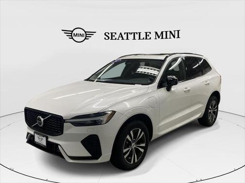 2024 Volvo XC60 Recharge Plug-In Hybrid T8 Core Dark Theme