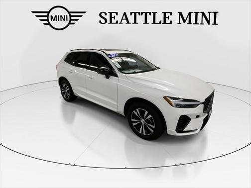 2024 Volvo XC60 Recharge Plug-In Hybrid T8 Core Dark Theme