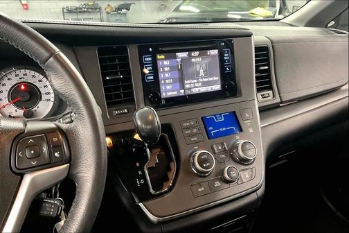 2017 Toyota Sienna SE