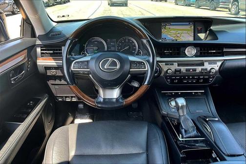 2016 Lexus ES 300h Base