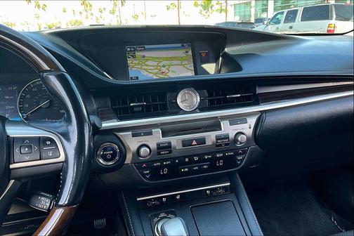 2016 Lexus ES 300h Base