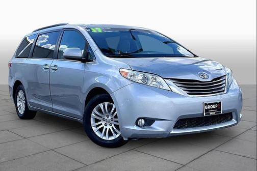 2017 Toyota Sienna XLE