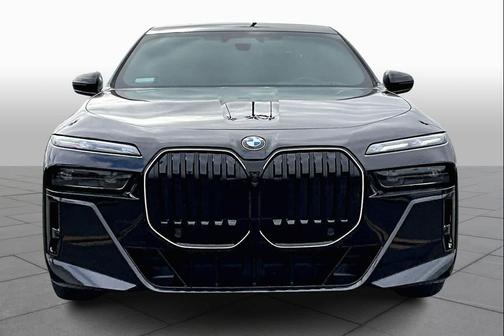 2025 BMW 760 xDrive