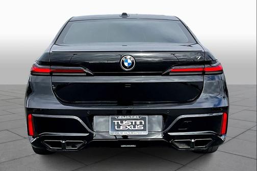 2025 BMW 760 xDrive