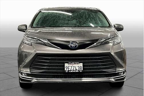 2023 Toyota Sienna XLE 7 Passenger