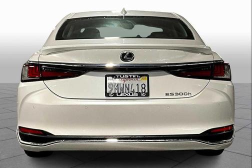 2025 Lexus ES 300h Base