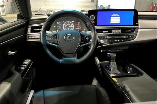 2025 Lexus ES 300h Base