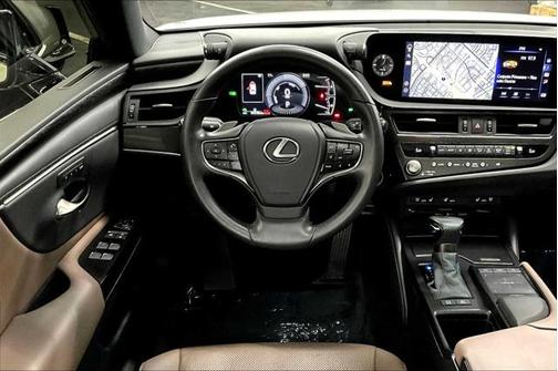 2022 Lexus ES 300h Base