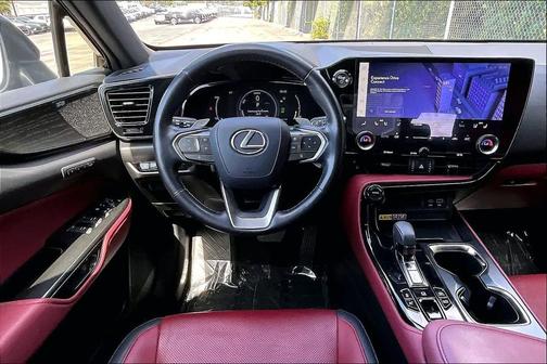 2025 Lexus NX 450h+ Luxury