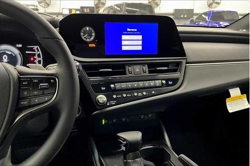 2025 Lexus ES 300h Base