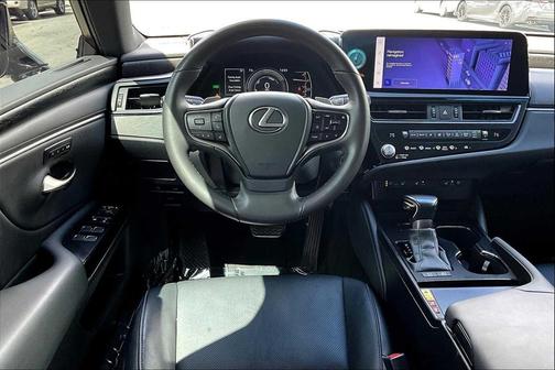 2023 Lexus ES 300h Base