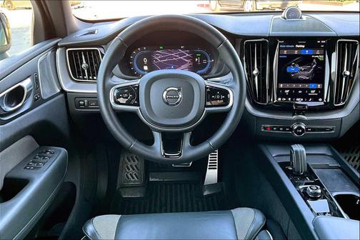 2022 Volvo XC60 Recharge Plug-In Hybrid T8 R-Design