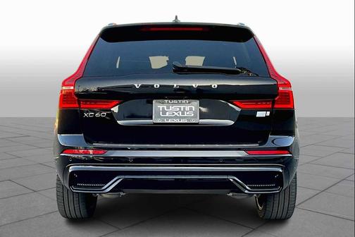 2022 Volvo XC60 Recharge Plug-In Hybrid T8 R-Design