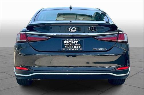 2025 Lexus ES 300h Base