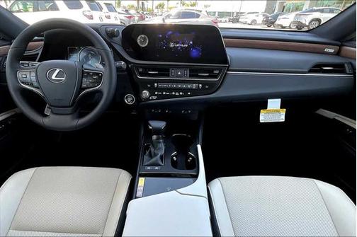 2025 Lexus ES 300h Base