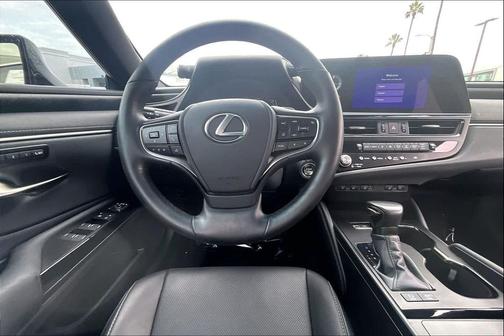 2024 Lexus ES 300h Base