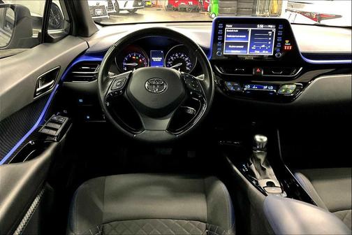 2022 Toyota C-HR XLE