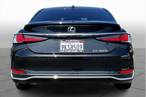 2024 Lexus ES 300h Base