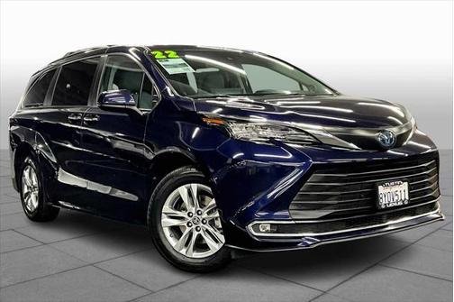 2022 Toyota Sienna XLE 7 Passenger