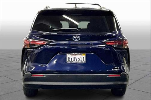 2022 Toyota Sienna XLE 7 Passenger
