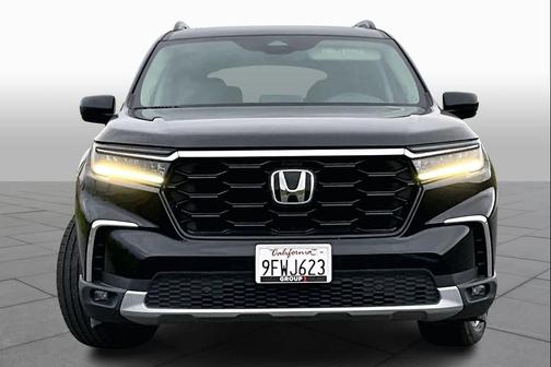 2023 Honda Pilot Touring 8-Passenger