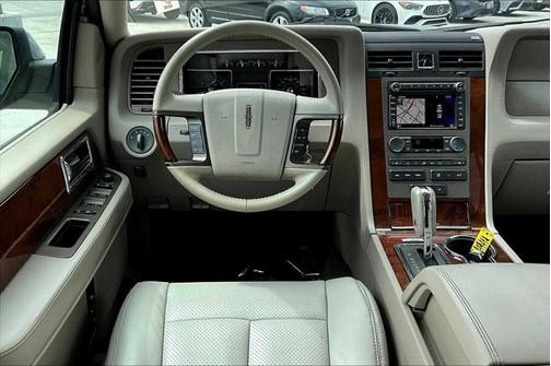 2014 Lincoln Navigator Base