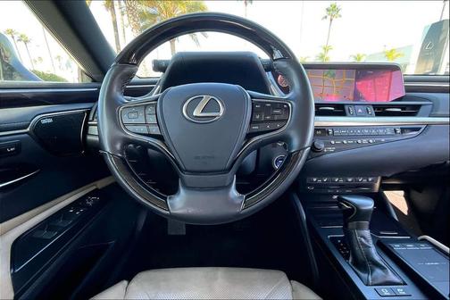 2020 Lexus ES 300h Luxury