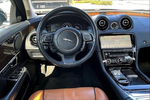 2019 Jaguar XJ R-Sport