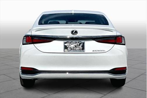 2025 Lexus ES 300h Luxury