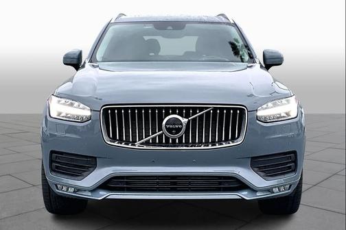 2020 Volvo XC90 T6 Momentum