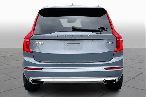 2020 Volvo XC90 T6 Momentum