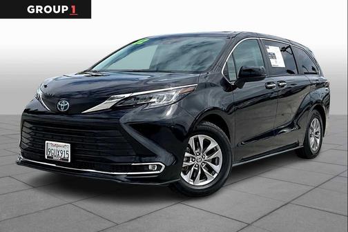 2022 Toyota Sienna XLE 7 Passenger