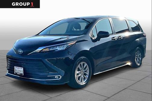 2022 Toyota Sienna XLE 7 Passenger