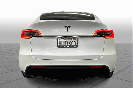 2021 Tesla Model Y Standard Range Rear-Wheel Drive